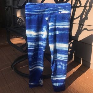 Under armor cropped tie dye blue leggings size xs